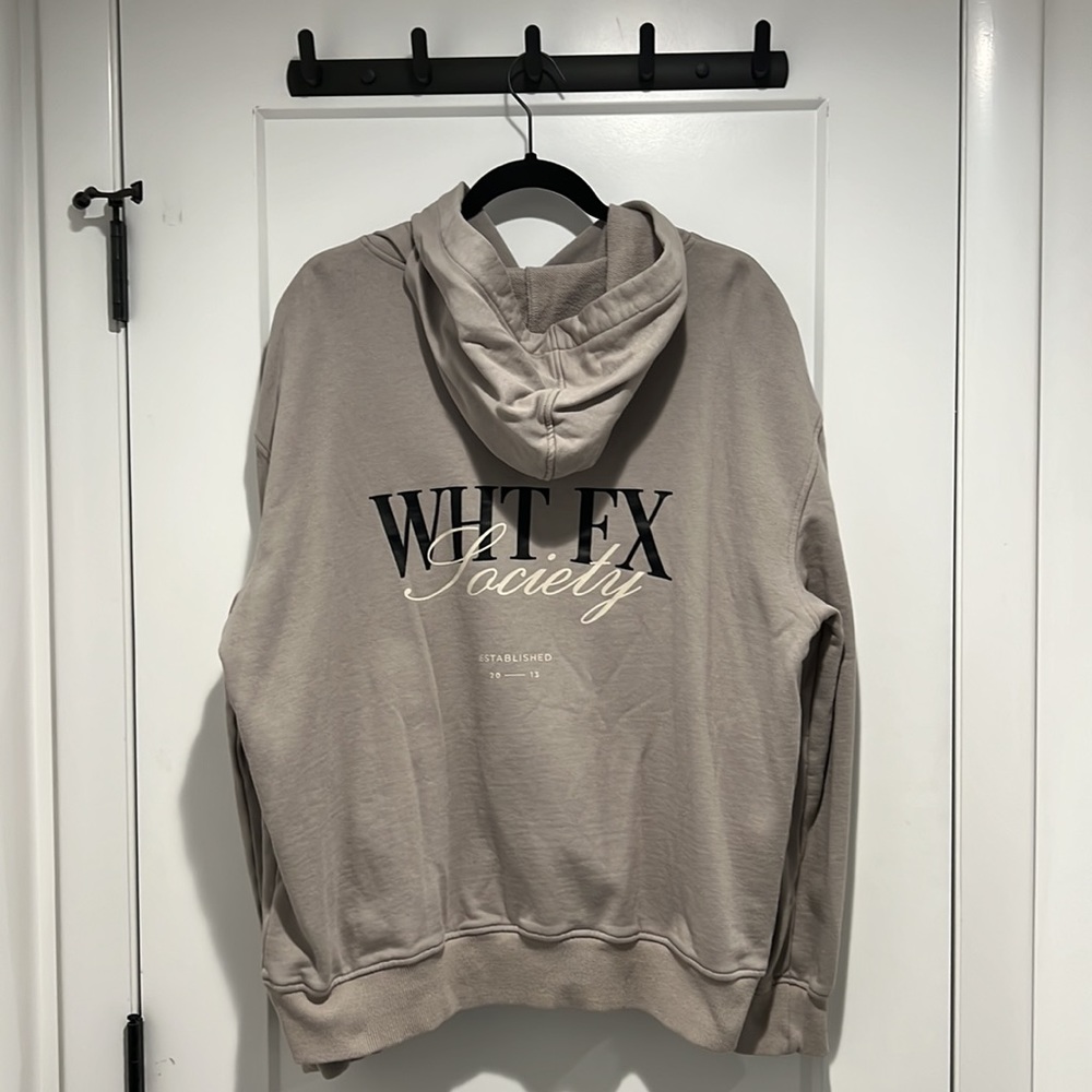 White Fox Hoodie 🤎